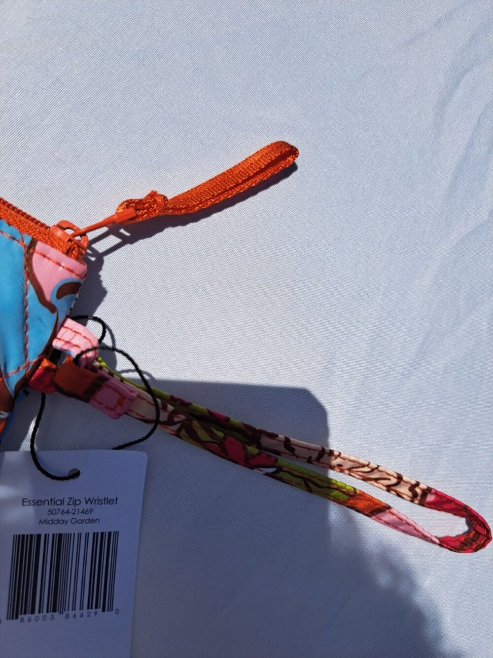 New Vera Bradley Essential Zip Wristlet - Midday Garden Floral Print Strap - Picture 4 of 8